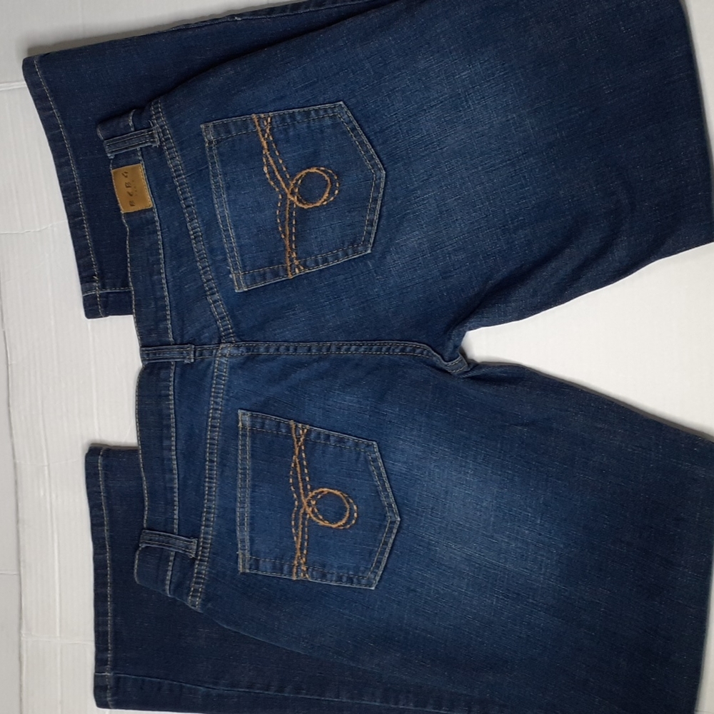 BCBG Paris Bootcut Fading on Leg Blue Jeans Size 10